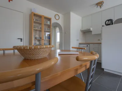 Bieke vakantiewoning in Cadzand Zeeland eettafel