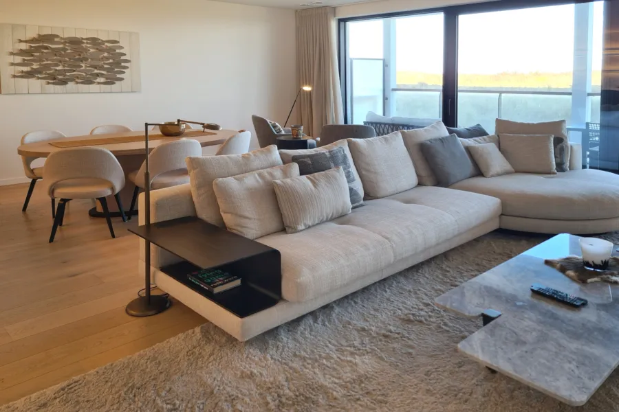 Branding C21 appartement met zeezicht in Cadzand-Bad Zeeland living