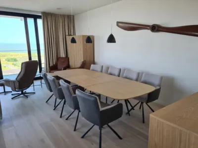 Residentie de Schelde 5B appartement met zeezicht in Cadzand Zeeland eethoek